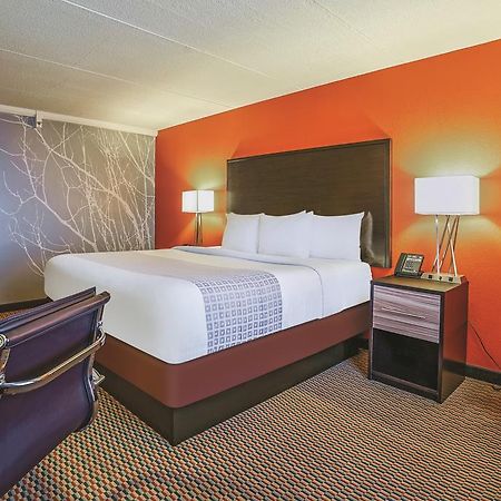 Holiday Inn & Suites Philadelphia-Runnemede/Exit 3-New Jersey Turnpike Exterior foto