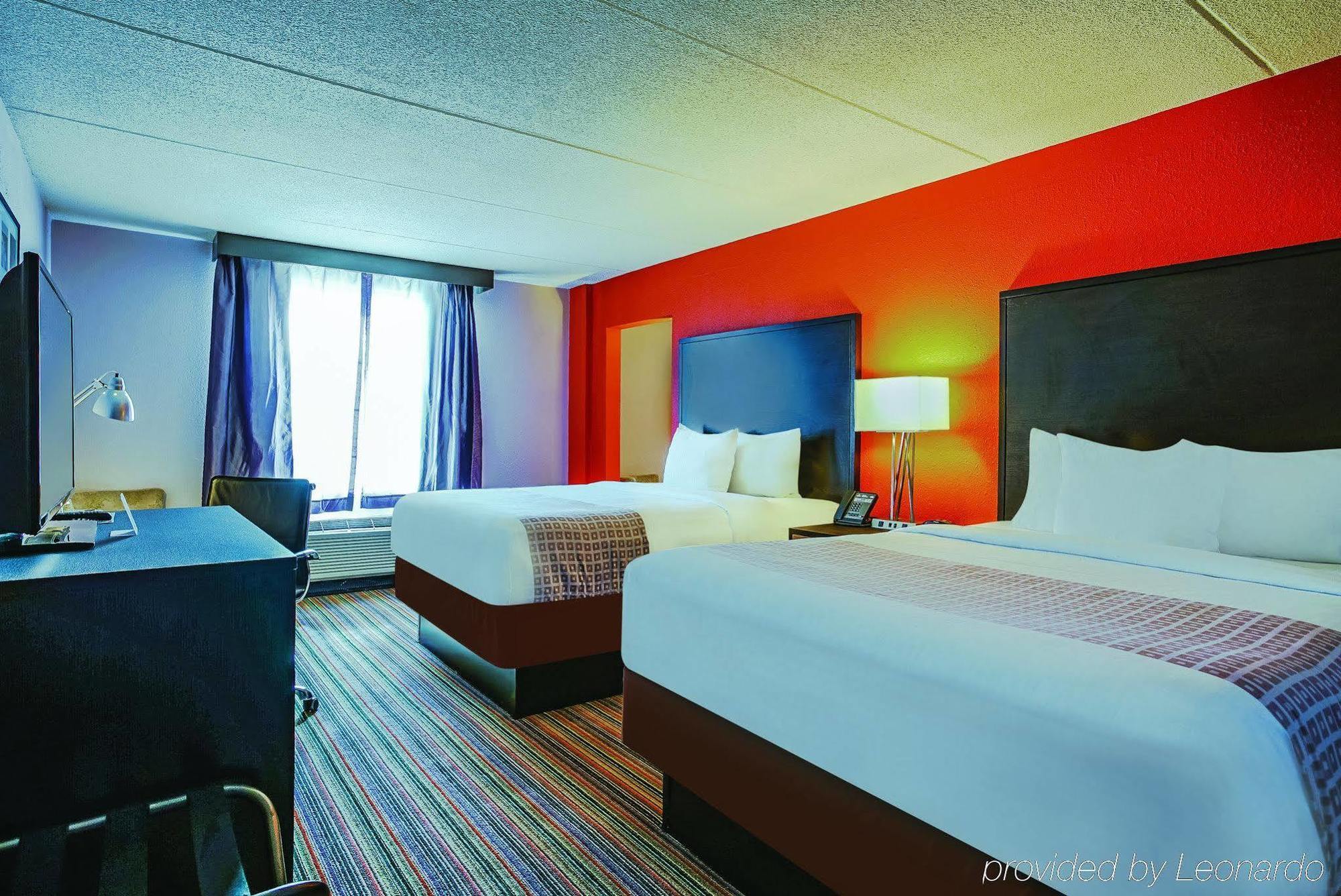 Holiday Inn & Suites Philadelphia-Runnemede/Exit 3-New Jersey Turnpike Exterior foto